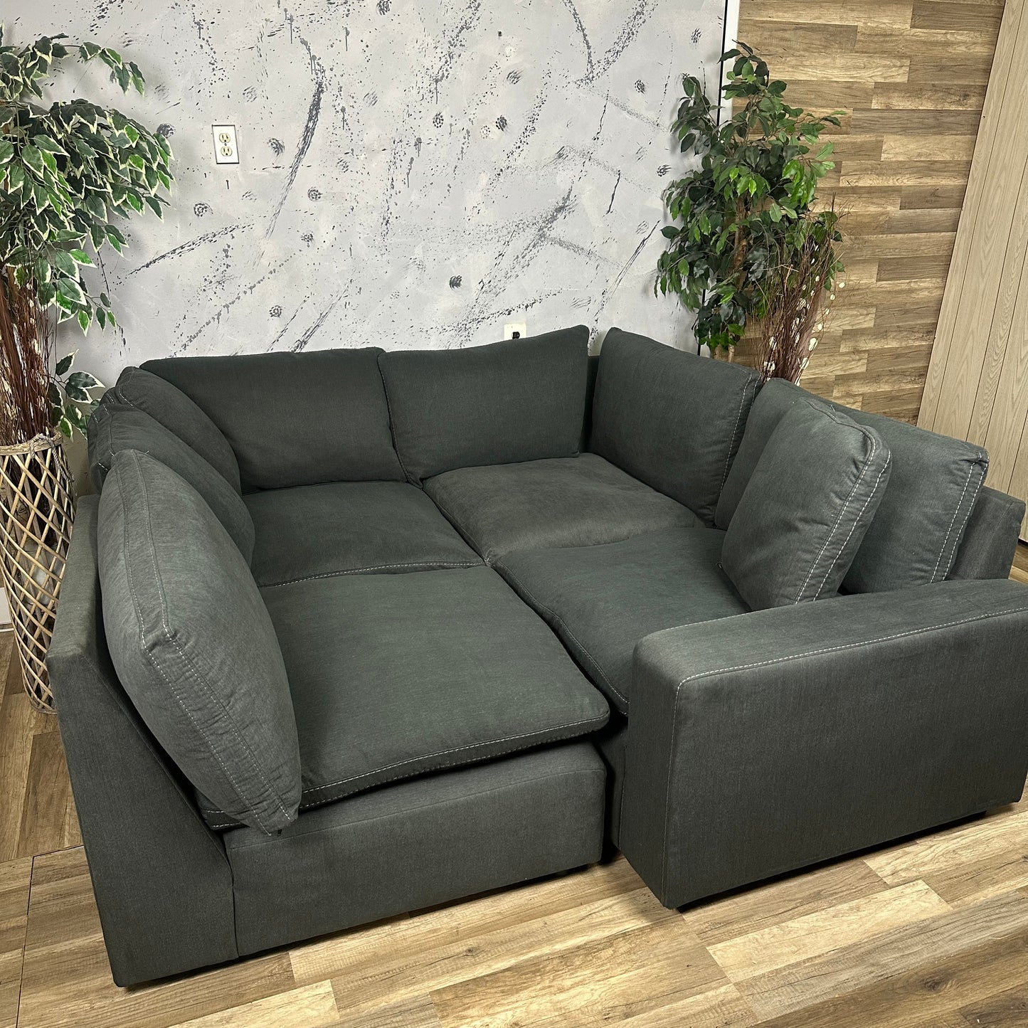 Savesto 4-Piece Sectional Sofa